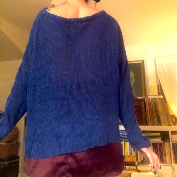 Dark blue loose sweater. No label. S/M - Picture 4 of 9
